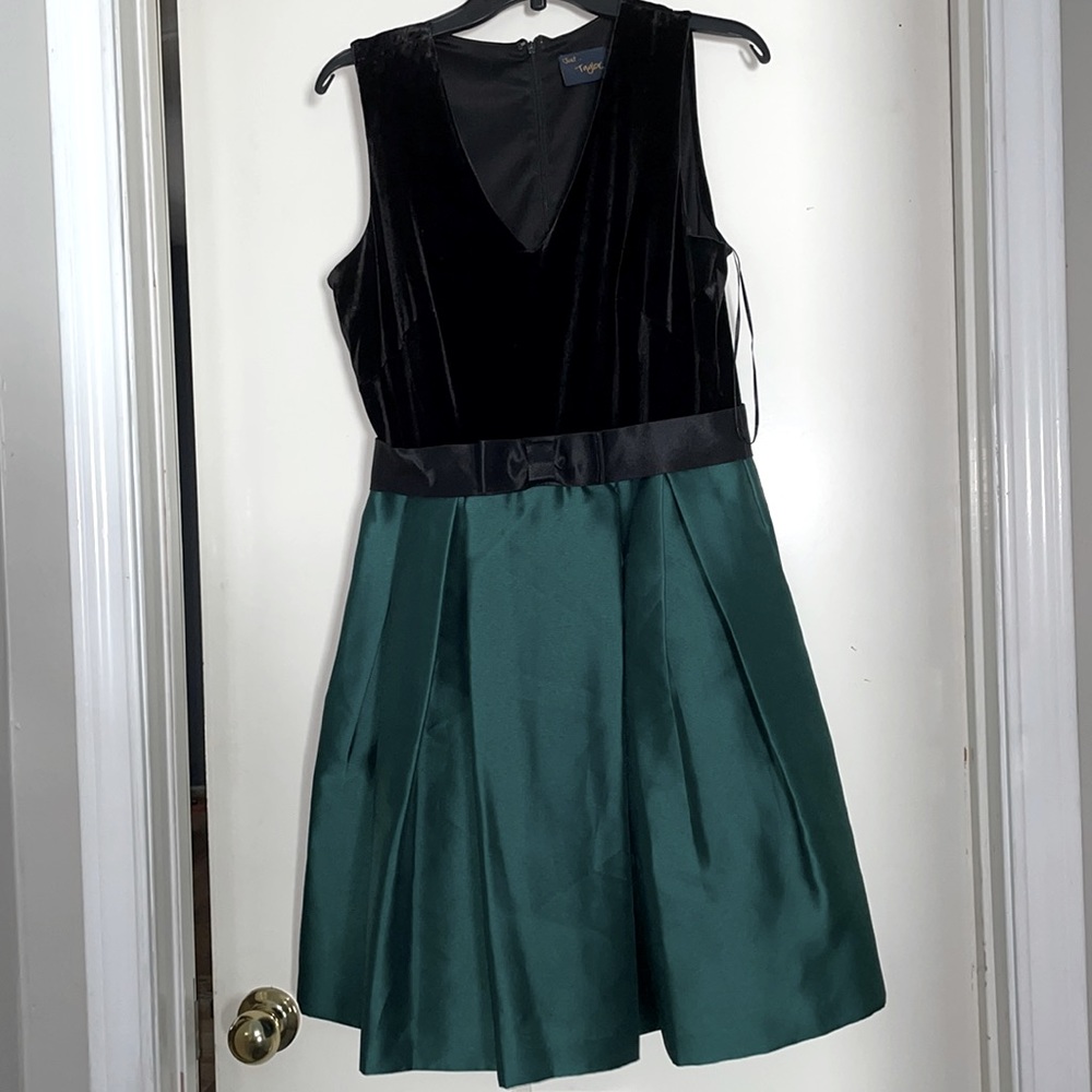 vintage 50’s inspired. fit and flare dress